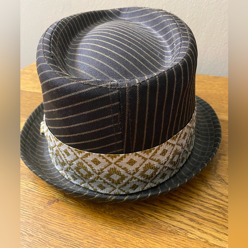 Goorin Brothers brown striped fedora. Size medium new condition. - Picture 5 of 6